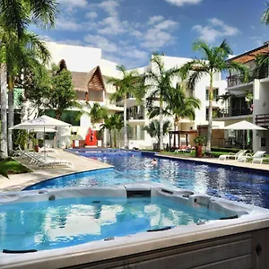 Apartment Luxurious & Central In Playa Steps From The Beach, Playa del Carmen